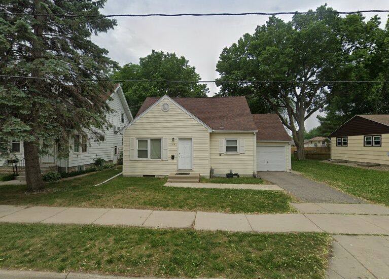 Yellow house in Mankato, MN